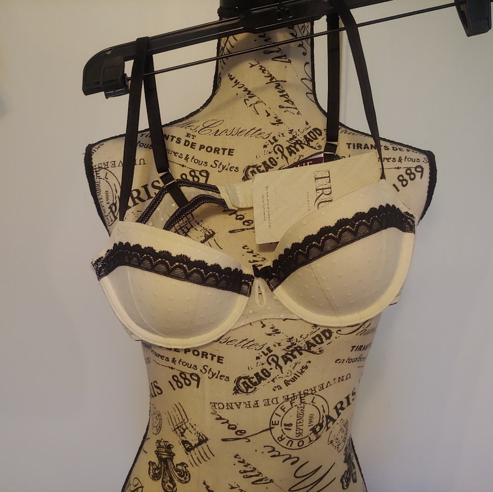 True & Co Dot Mesh wired bra